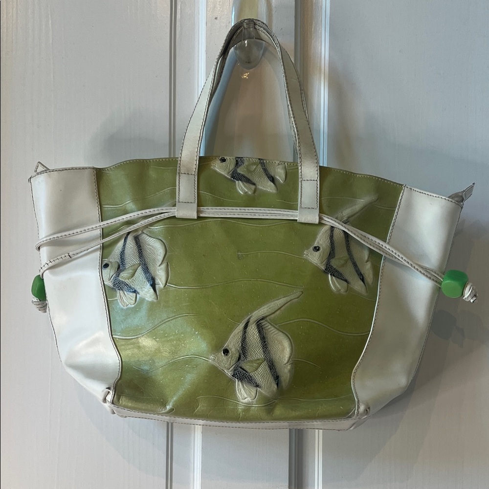 Claudia Firenze Elegant Fish Design Purse in Green and Cream